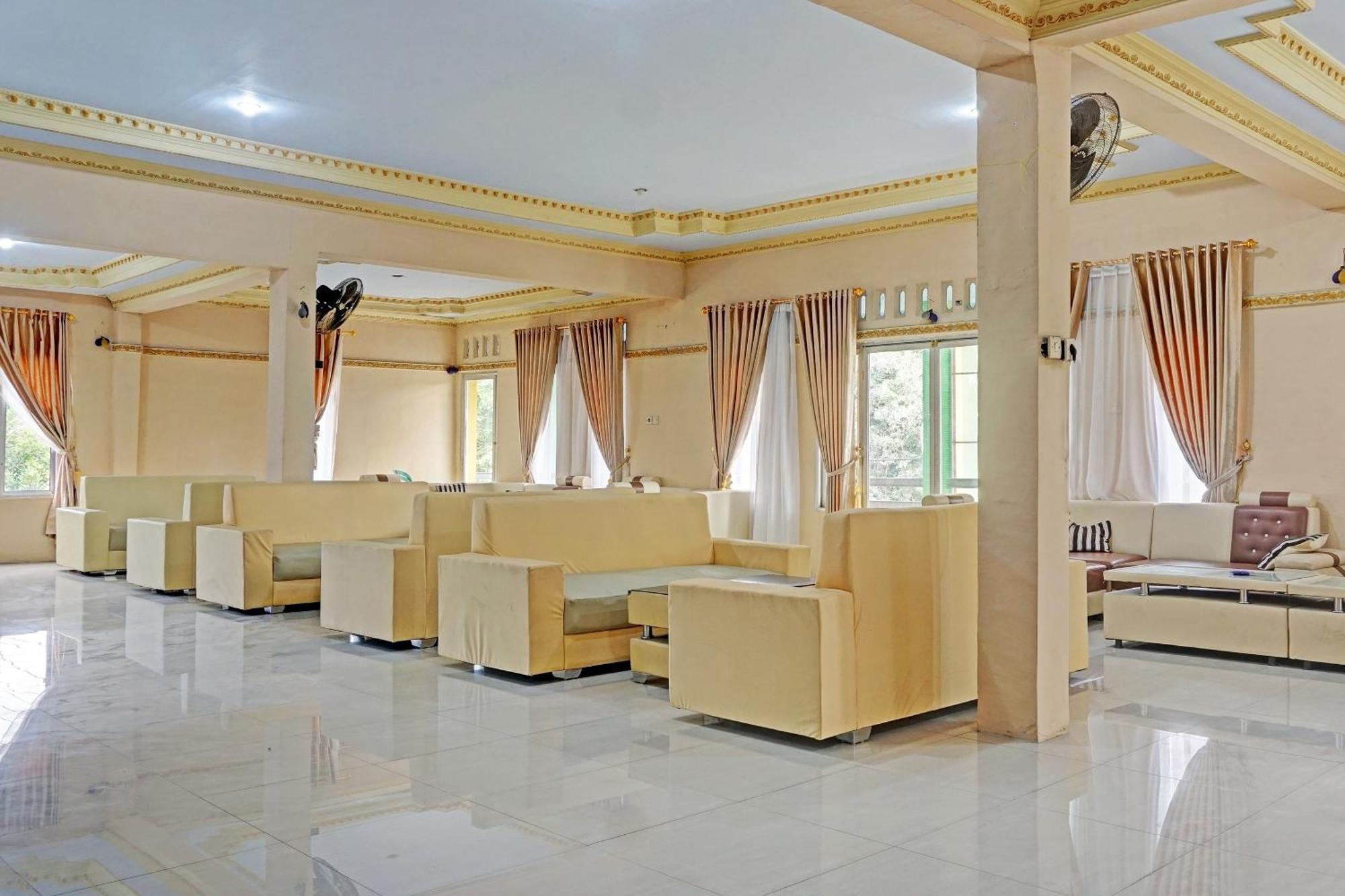OYO 91825 Ayu Lestari Homestay Nganjuk Dış mekan fotoğraf